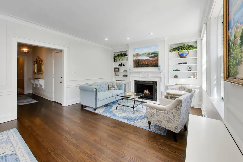 440 West Oakdale Avenue Chicago IL 60657