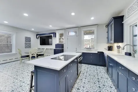 440 West Oakdale Avenue Chicago IL 60657