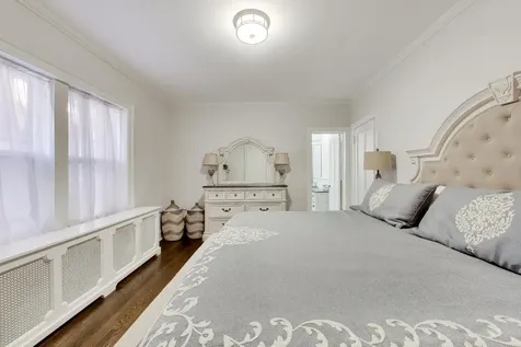 440 West Oakdale Avenue Chicago IL 60657