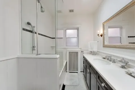 440 West Oakdale Avenue Chicago IL 60657