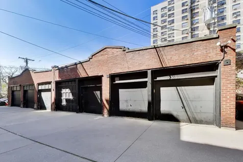 440 West Oakdale Avenue Chicago IL 60657