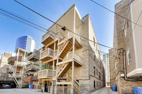 440 West Oakdale Avenue Chicago IL 60657