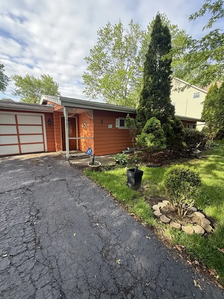 22W537 Cherry Lane Glen Ellyn IL 60137