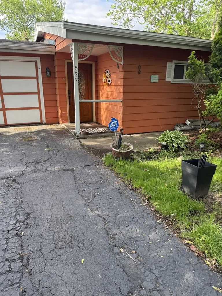 22W537 Cherry Lane Glen Ellyn IL 60137