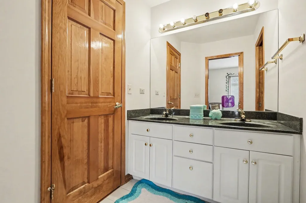2598 Chasewood Court Aurora IL 60502