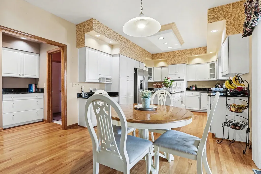 2598 Chasewood Court Aurora IL 60502