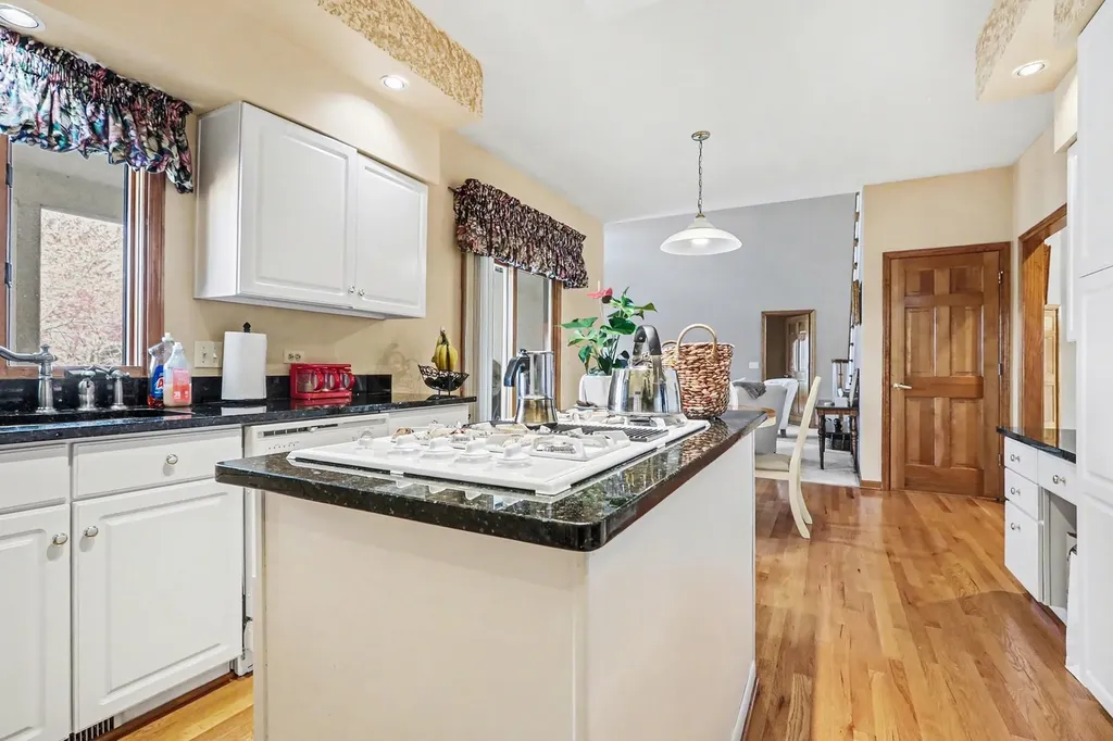 2598 Chasewood Court Aurora IL 60502