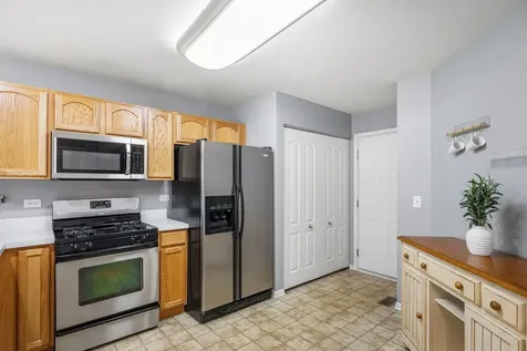 28088 West Niagara Street Lakemoor IL 60051