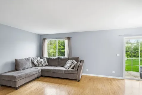 28088 West Niagara Street Lakemoor IL 60051