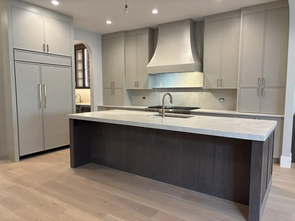 1841 West Newport Avenue Chicago IL 60657
