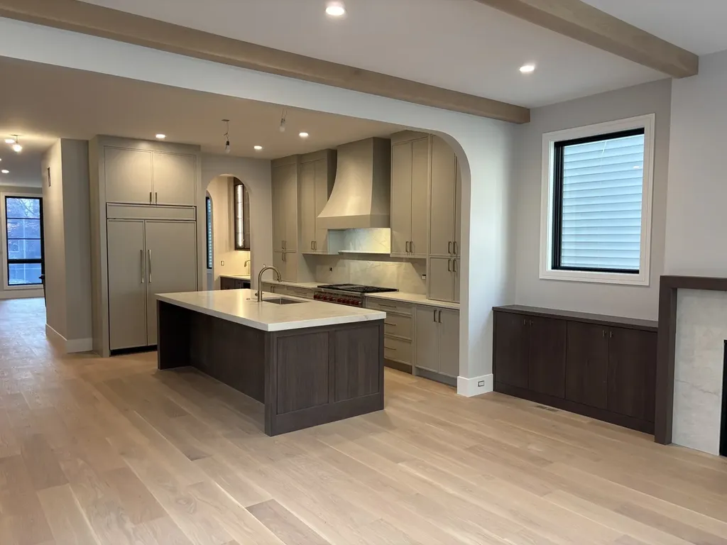 1841 West Newport Avenue Chicago IL 60657