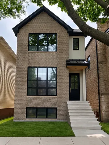 1841 West Newport Avenue Chicago IL 60657