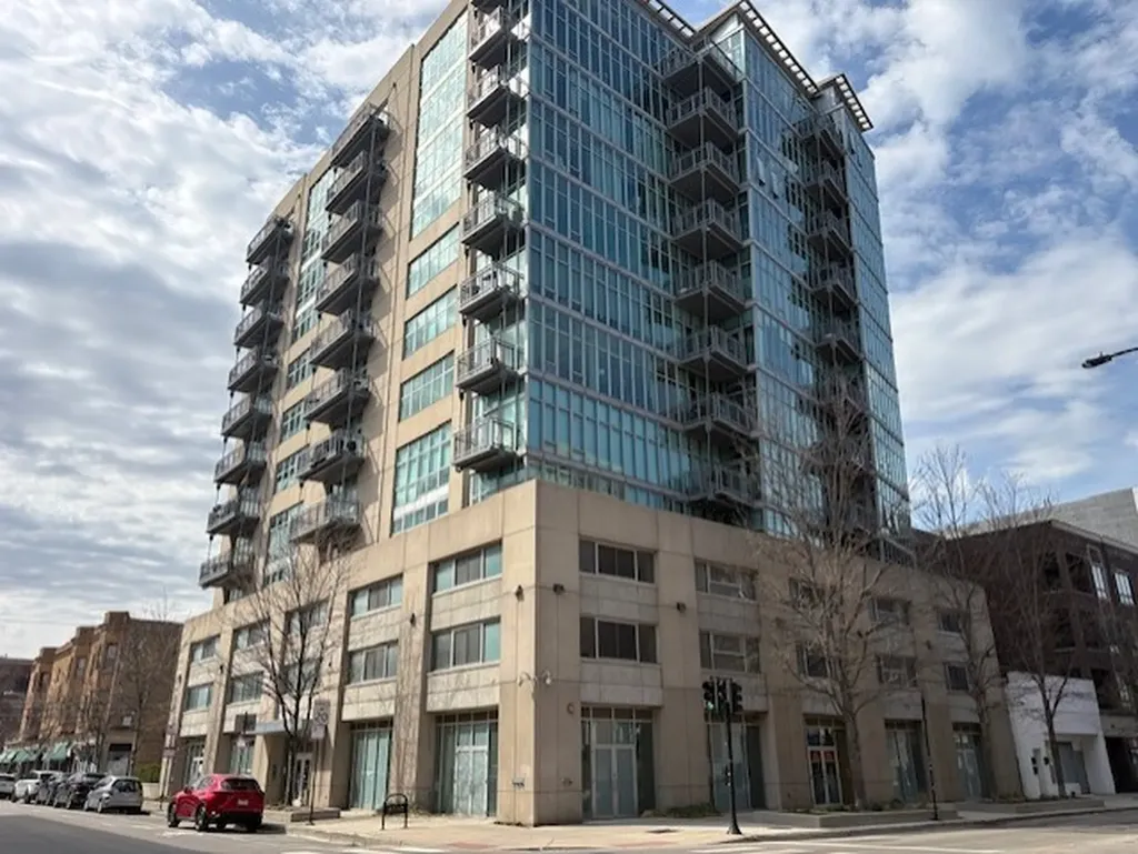 1000 West Leland Avenue Chicago IL 60640