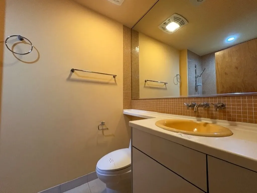1000 West Leland Avenue Chicago IL 60640