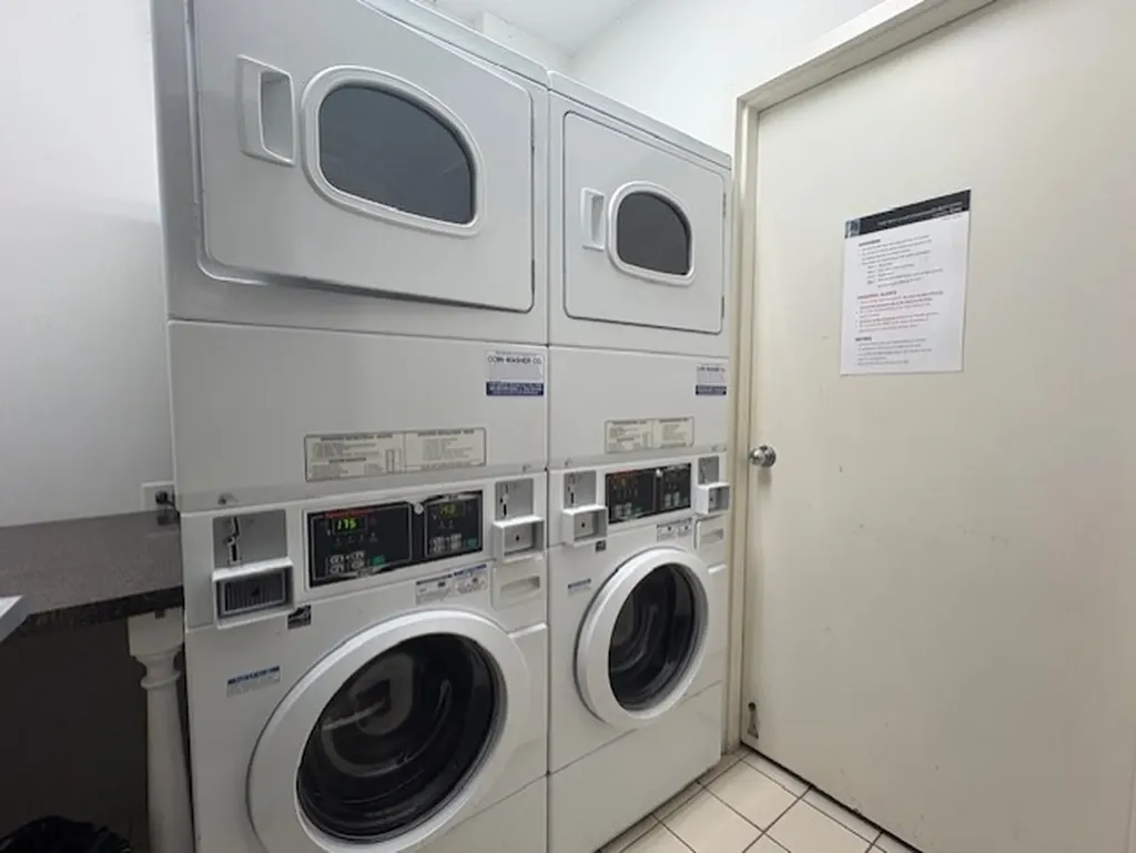 1000 West Leland Avenue Chicago IL 60640