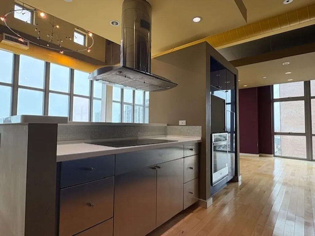 1000 West Leland Avenue Chicago IL 60640