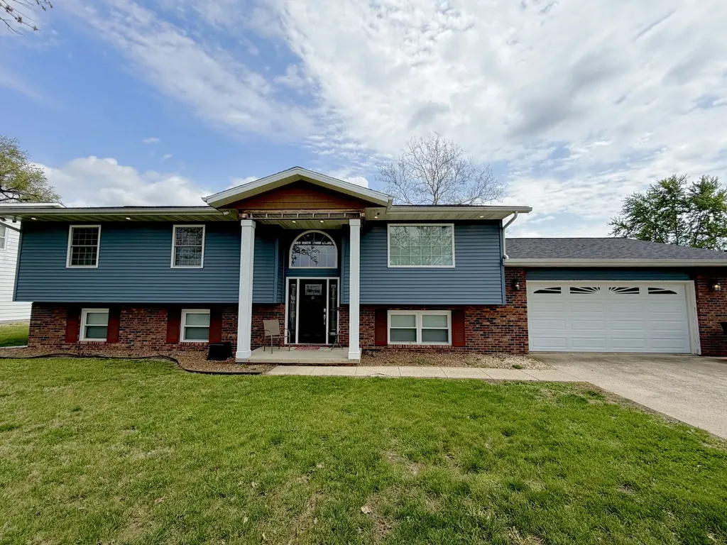 150 Woodland Drive Salem IL 62881