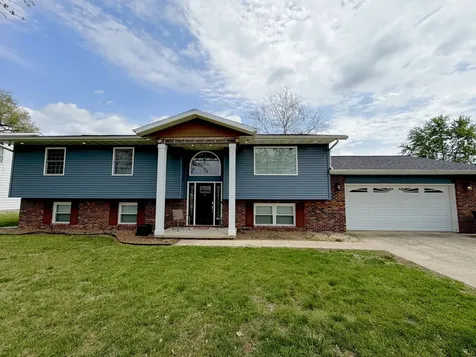 150 Woodland Drive Salem IL 62881