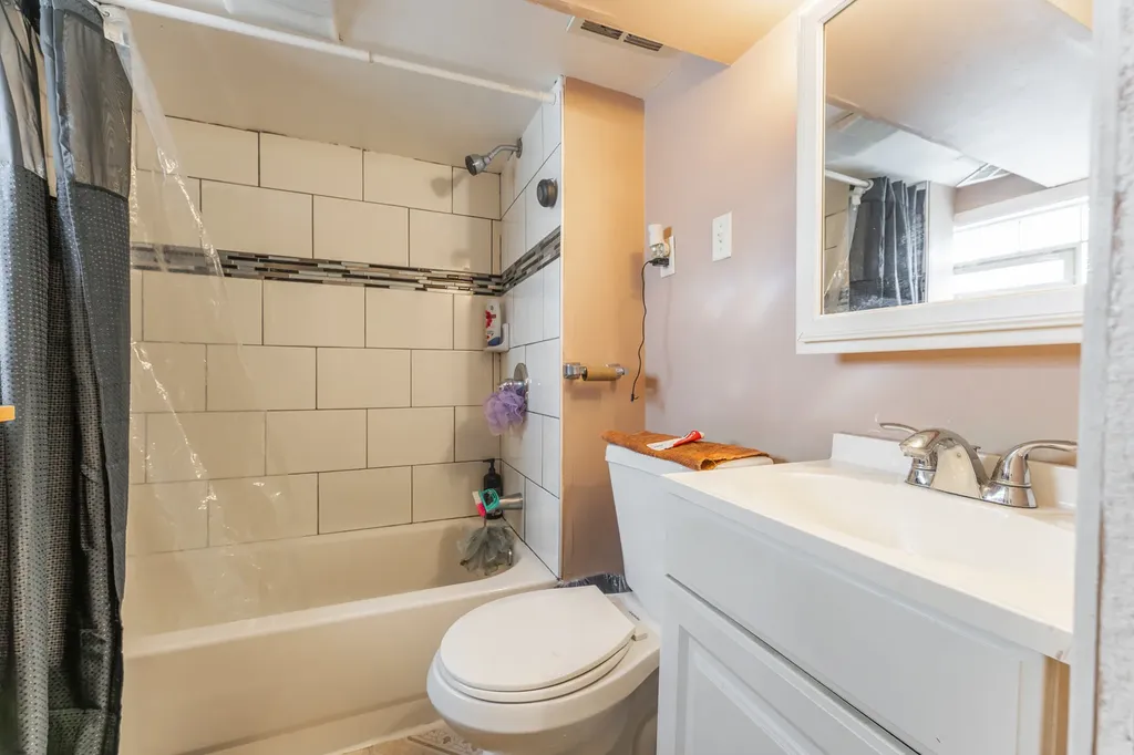 2223 North Mason Avenue Chicago IL 60639
