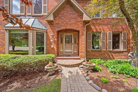 14 Hampton Court Algonquin IL 60102