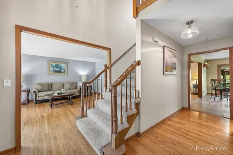 14 Hampton Court Algonquin IL 60102