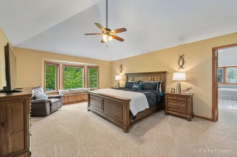 14 Hampton Court Algonquin IL 60102
