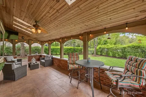 14 Hampton Court Algonquin IL 60102
