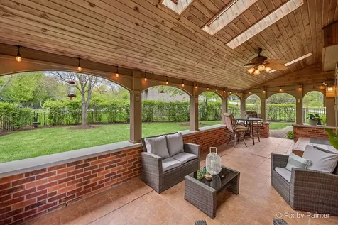 14 Hampton Court Algonquin IL 60102
