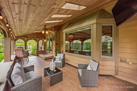 14 Hampton Court Algonquin IL 60102