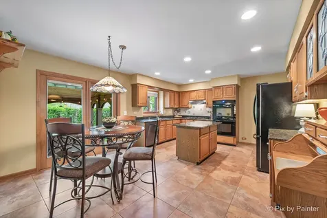 14 Hampton Court Algonquin IL 60102