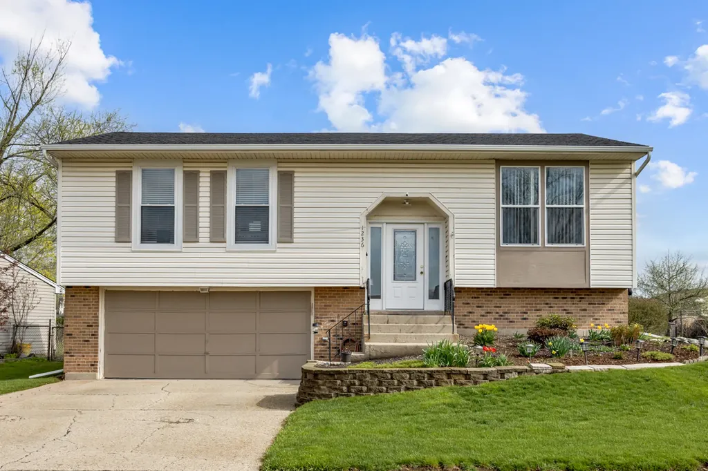 1236 Corley Drive Elgin IL 60120