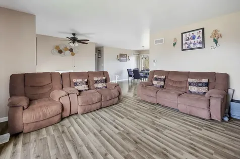 1236 Corley Drive Elgin IL 60120