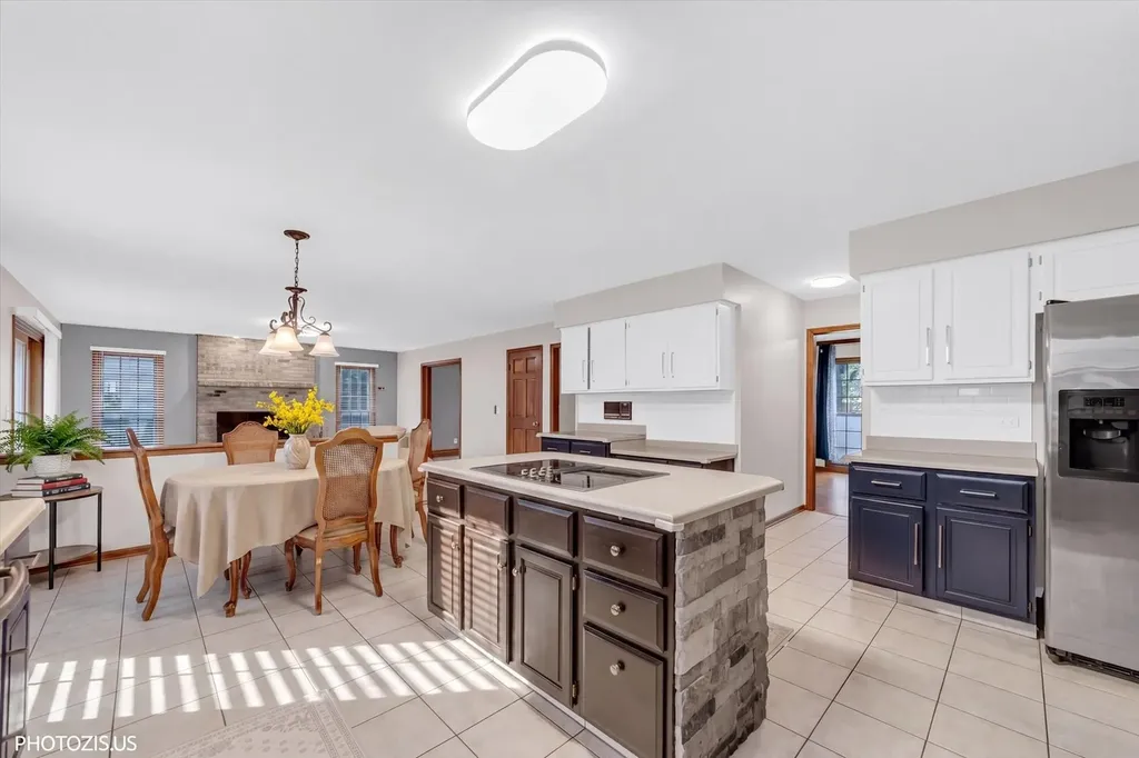 943 West Bailey Road Naperville IL 60565