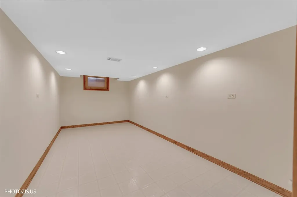 943 West Bailey Road Naperville IL 60565
