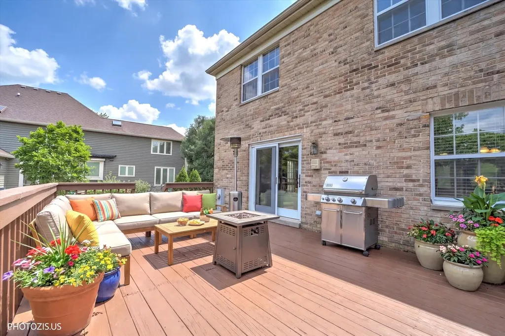 943 West Bailey Road Naperville IL 60565