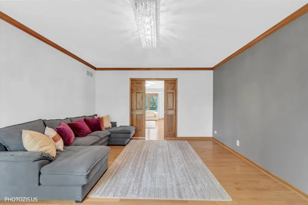 943 West Bailey Road Naperville IL 60565