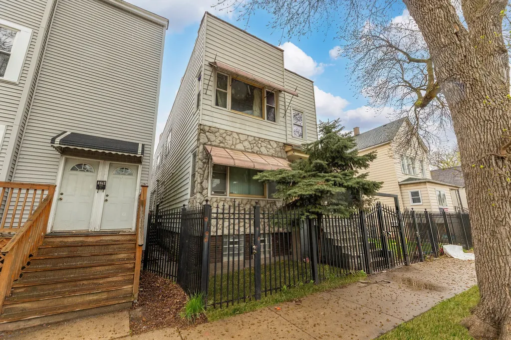 8610 South Burnham Avenue Chicago IL 60617