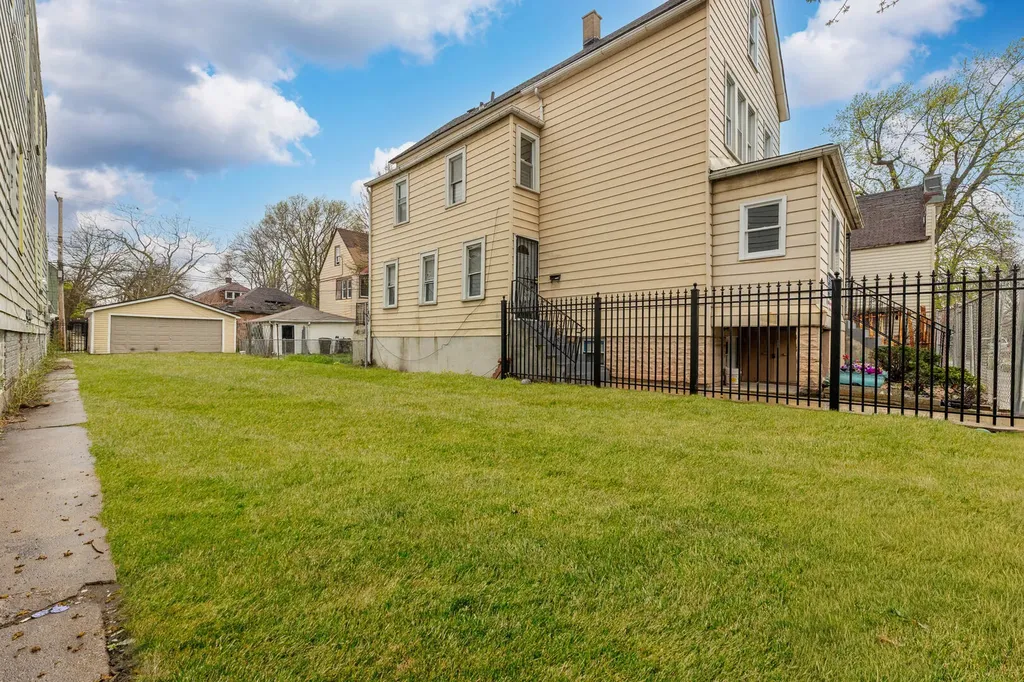 8610 South Burnham Avenue Chicago IL 60617