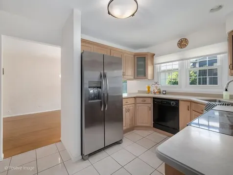 1039 Oakview Drive Wheaton IL 60187