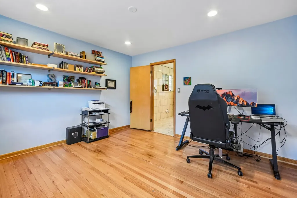 1914 West Farwell Avenue Chicago IL 60626
