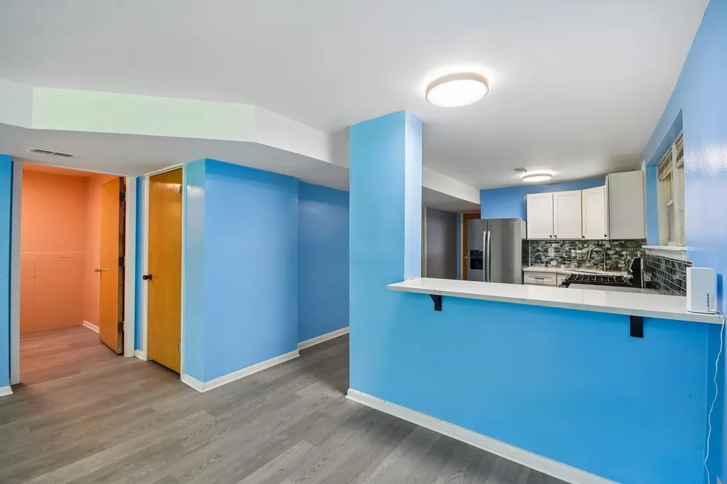 1914 West Farwell Avenue Chicago IL 60626
