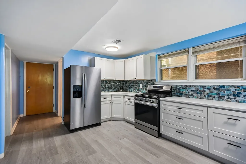 1914 West Farwell Avenue Chicago IL 60626