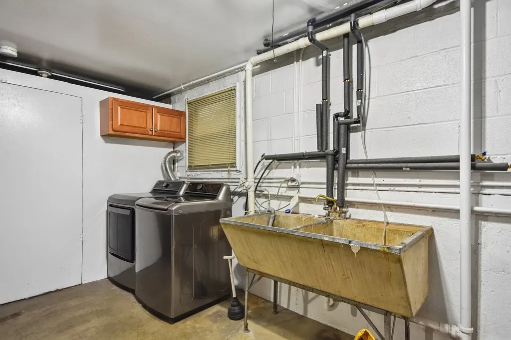 1914 West Farwell Avenue Chicago IL 60626
