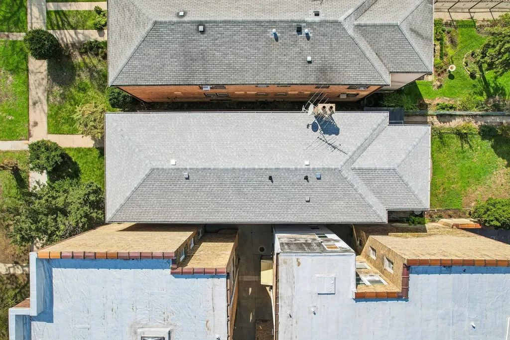 1914 West Farwell Avenue Chicago IL 60626