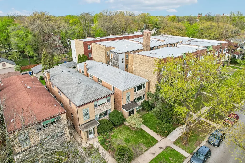 1914 West Farwell Avenue Chicago IL 60626