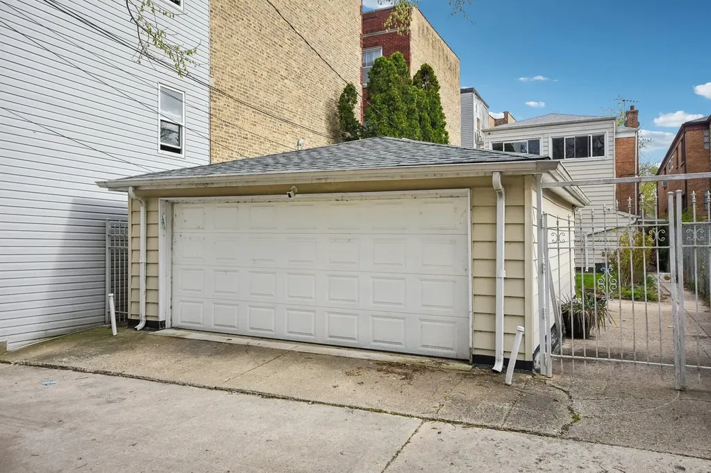 1914 West Farwell Avenue Chicago IL 60626