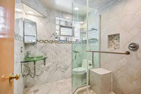 1914 West Farwell Avenue Chicago IL 60626