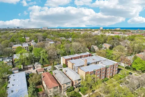 1914 West Farwell Avenue Chicago IL 60626