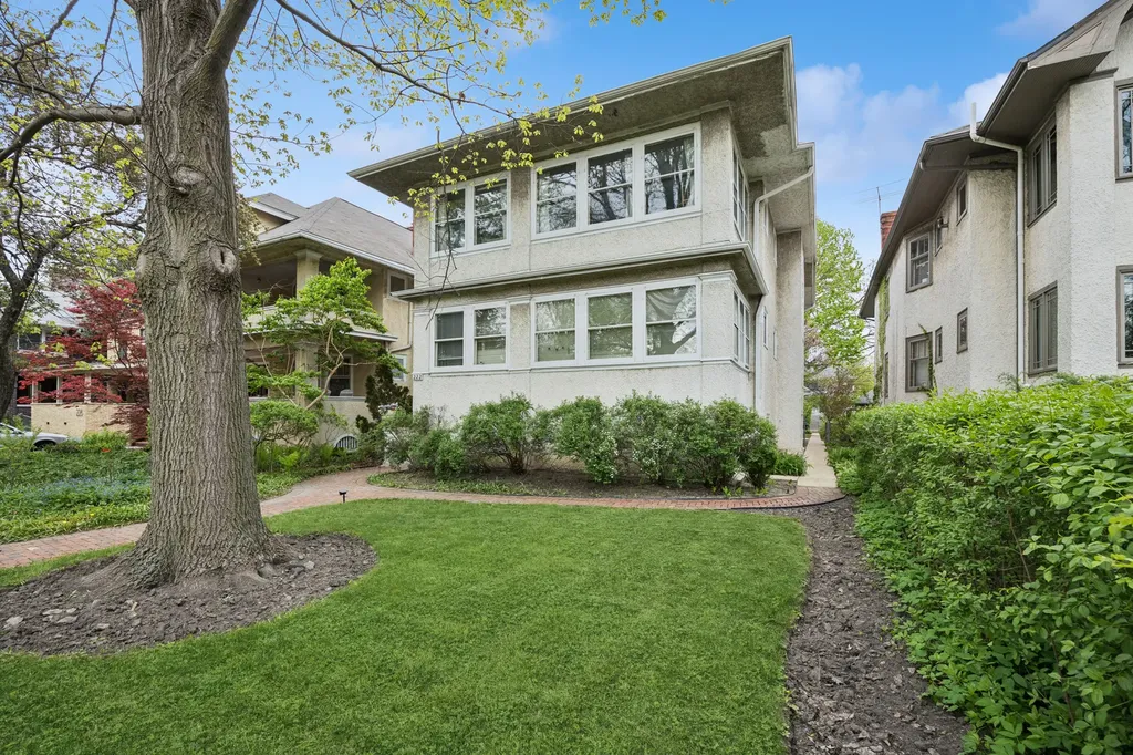 222 North Lombard Avenue Oak Park IL 60302