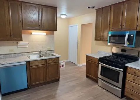 160 East Northwest Highway Des Plaines IL 60016